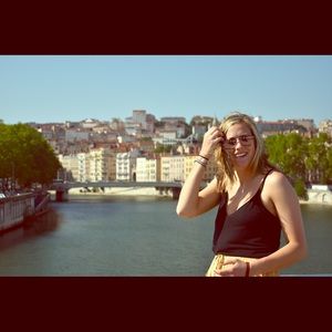 Meet your Posher, Lauren